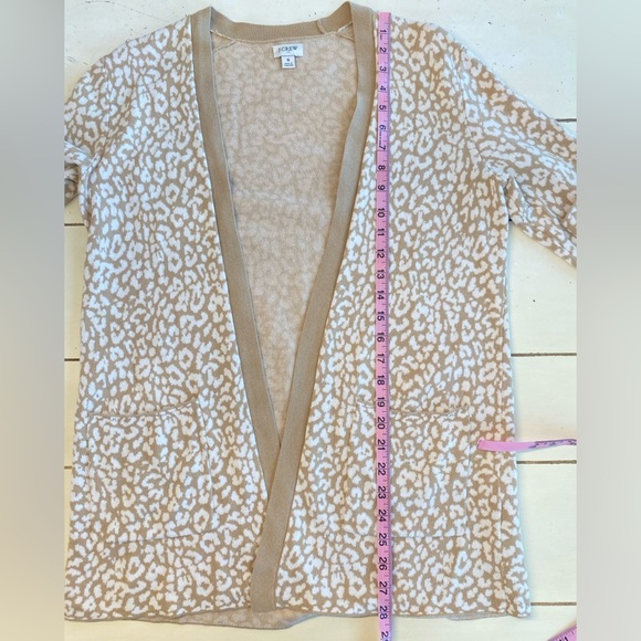 J. Crew Leopard Print Cardigan Women's Small Tan & White Pockets Preppy Coastal - Picture 3 of 8
